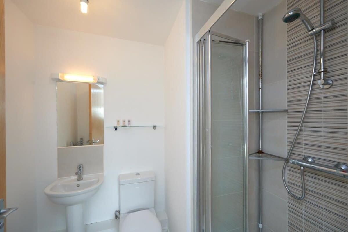 A Stylish Apartment With Parking In Preston Preston  Zewnętrze zdjęcie